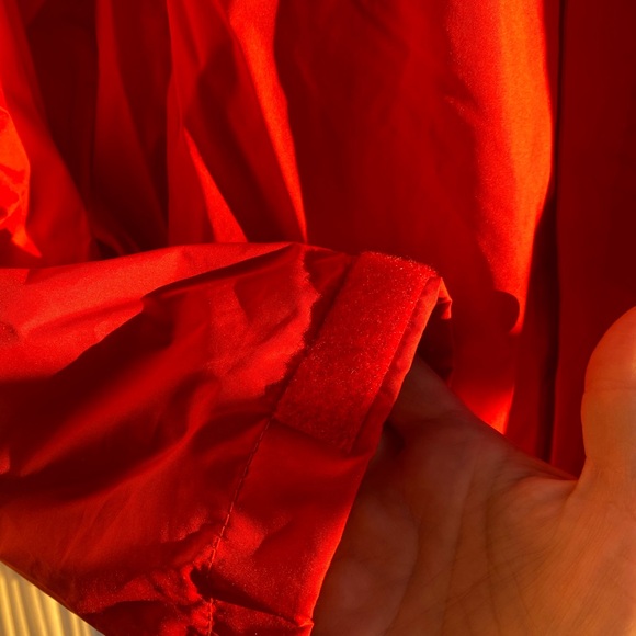 NWOT- HELLY Hansen hooded rain jacket, red, MENS, XL - Picture 9 of 11